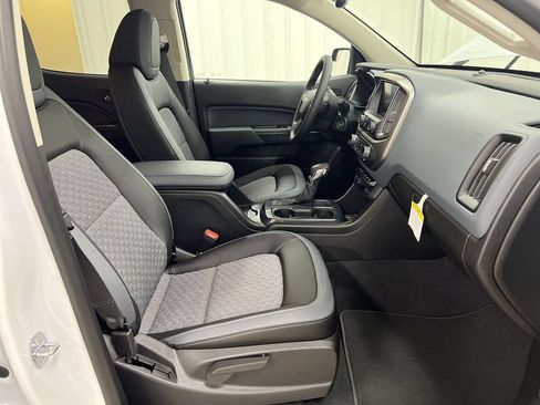 Used 2022 Chevrolet Colorado Z71 AWD/4WD image 22