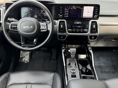 Used 2023 Kia Sorento SX AWD/4WD image 19