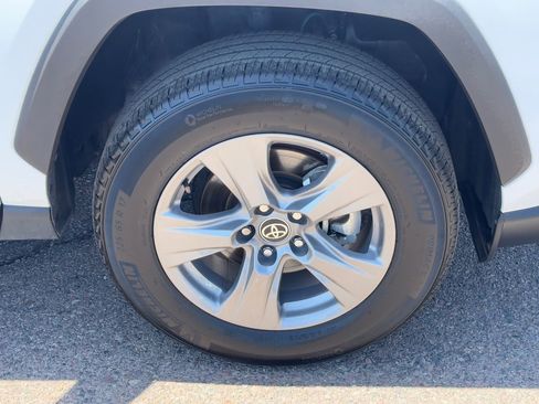 Used 2025 Toyota RAV4 LE AWD/4WD image 8