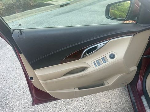 Used 2011 Buick LaCrosse CXS w/ Driver Confidence Package FWD image 10