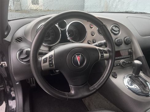 Used 2008 Pontiac Solstice GXP image 13
