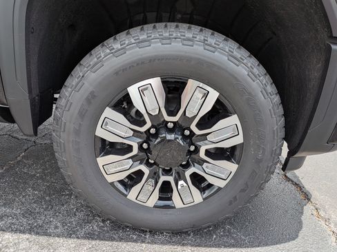 New 2026 GMC Sierra 2500 Denali w/ Denali Reserve Package AWD/4WD image 12