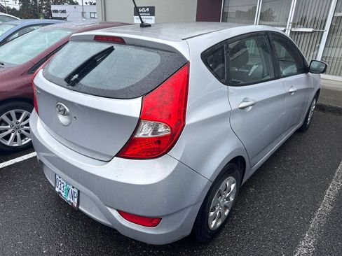 Used 2016 Hyundai Accent SE FWD image 3