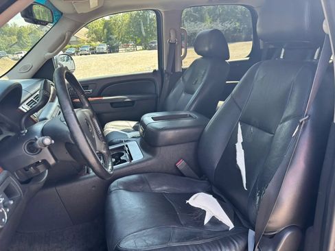 Used 2012 Chevrolet Tahoe LTZ RWD image 12