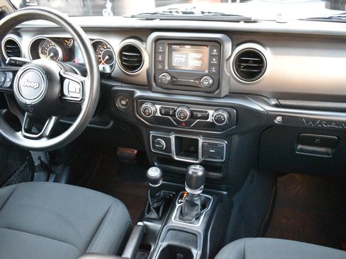 Used 2018 Jeep Wrangler Unlimited Sport AWD/4WD image 29