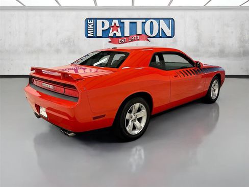 Used 2010 Dodge Challenger R/T image 7