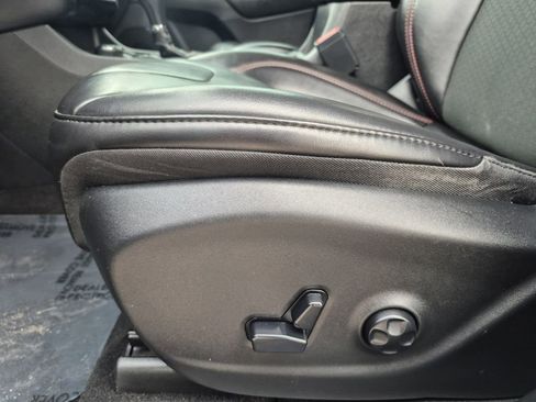 Used 2019 Jeep Cherokee Trailhawk w/ Cold Weather Group image 12