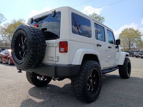 Used 2016 Jeep Wrangler Unlimited Rubicon w/ Max Tow Package image 6