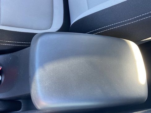 Used 2025 Hyundai Venue SEL FWD image 41