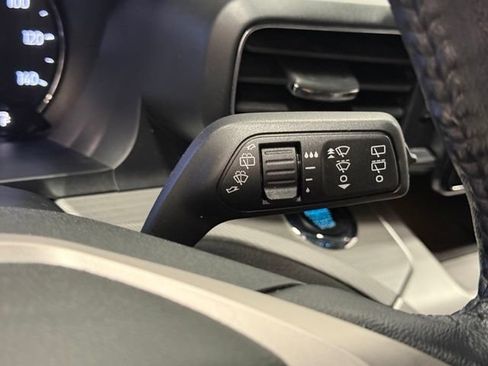 Used 2022 Ford Explorer XLT w/ Equipment Group 202A AWD/4WD image 20