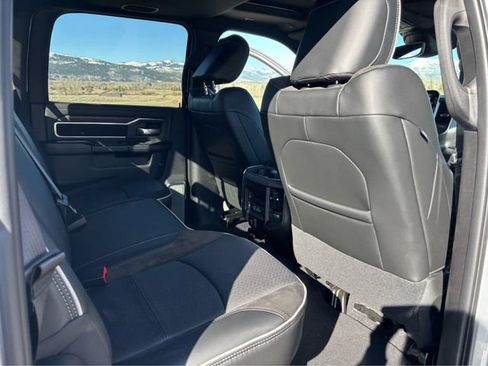 New 2026 RAM 2500 Laramie AWD/4WD image 17