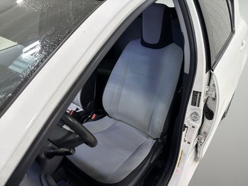 Used 2013 Toyota Prius C One FWD image 9