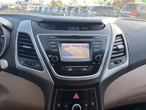 Used 2016 Hyundai Elantra SE w/ Option Group 02 image 13