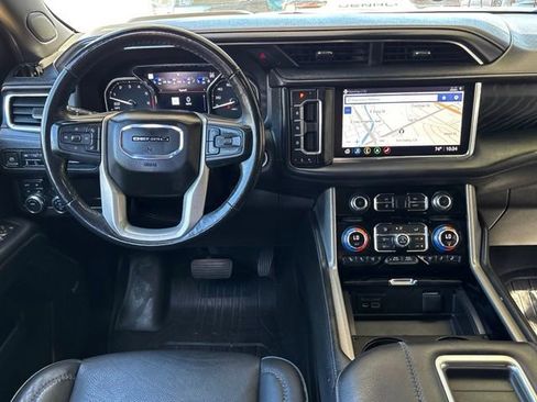 Used 2021 GMC Yukon XL Denali w/ Denali Premium Package AWD/4WD image 12