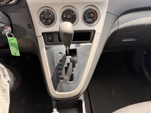 Used 2009 Pontiac Vibe AWD w/ Preferred Package image 14