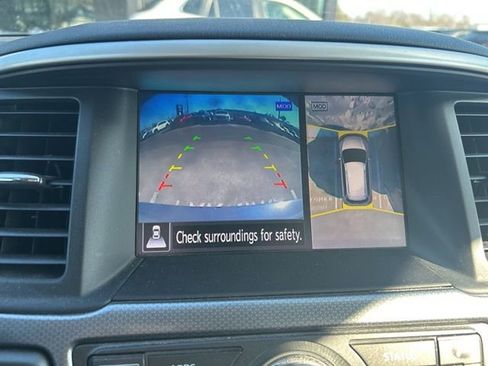 Used 2018 Nissan Pathfinder SL image 6