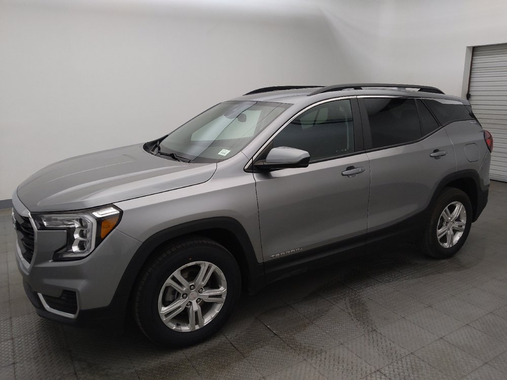 Used 2024 GMC Terrain SLE w/ Driver Convenience Package AWD/4WD image 2