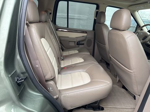 Used 2004 Ford Explorer Eddie Bauer image 22