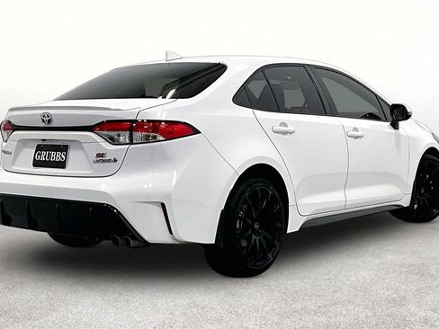Used 2023 Toyota Corolla SE FWD image 2