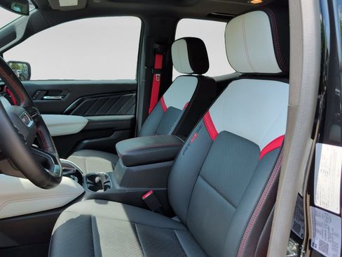 Used 2024 GMC Canyon AT4X AWD/4WD image 17