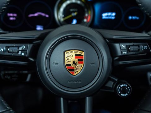 Used 2022 Porsche 911 GT3 image 18