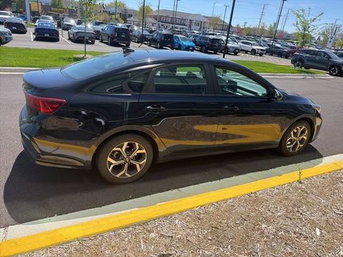 Used 2021 Kia Forte LXS FWD image 7