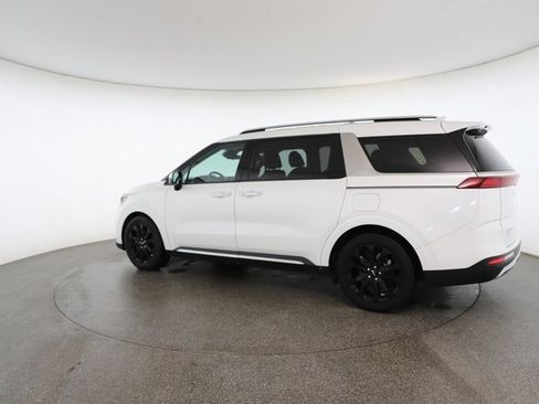 Used 2024 Kia Carnival SX image 9