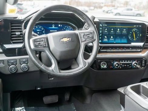 Used 2023 Chevrolet Silverado 1500 LT AWD/4WD image 14