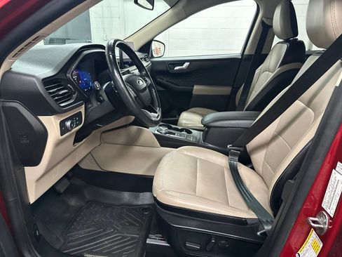 Used 2020 Ford Escape Titanium AWD/4WD image 19