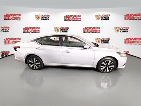 Certified 2021 Nissan Altima 2.5 SV image 16