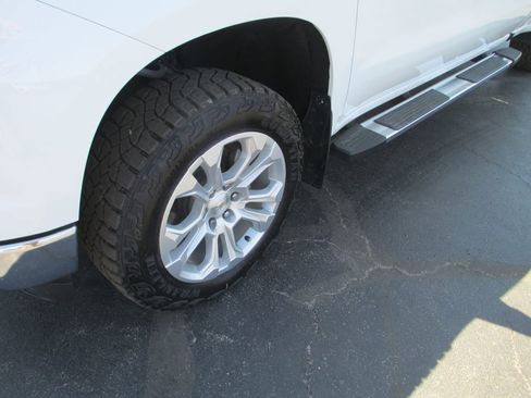 Used 2024 Chevrolet Silverado 1500 LTZ w/ LTZ Premium Package AWD/4WD image 13