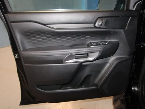 Used 2025 Ford Ranger XLT w/ Equipment Group 301A High AWD/4WD image 5