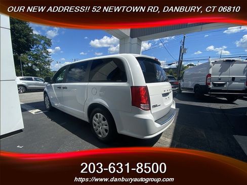 Used 2019 Dodge Grand Caravan SE FWD image 4