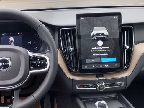 New 2026 Volvo XC60 B5 Plus w/ Climate Package image 25