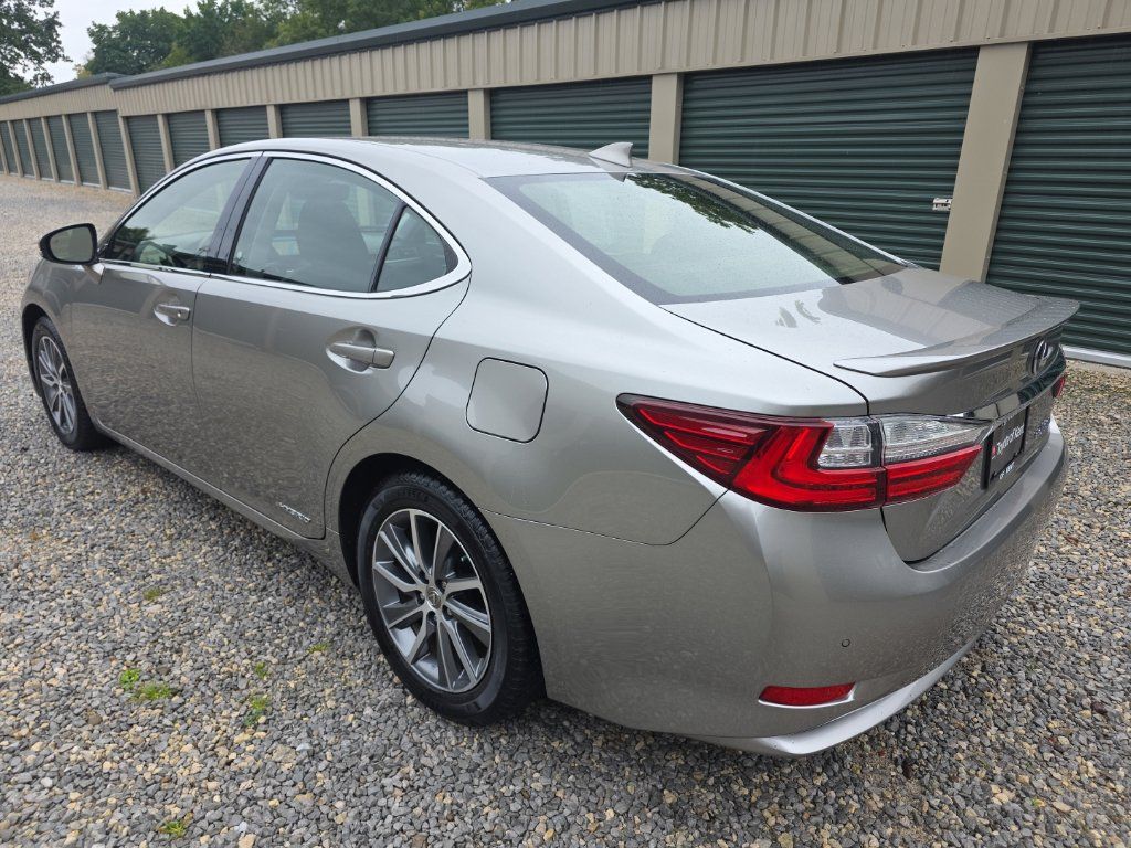 Used 2018 Lexus ES 300h FWD image 5