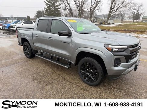 Used 2025 Chevrolet Colorado Z71 w/ Technology Package image 2