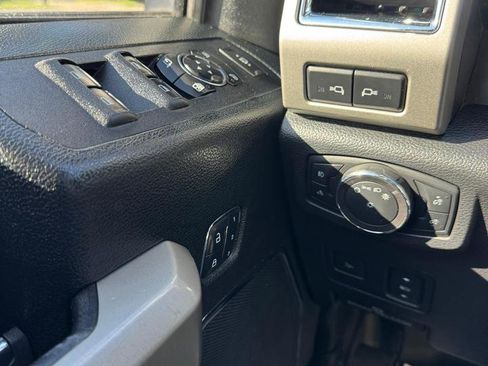 Used 2018 Ford F250 Lariat w/ Lariat Ultimate Package AWD/4WD image 12