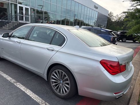 Used 2011 BMW 750Li image 2