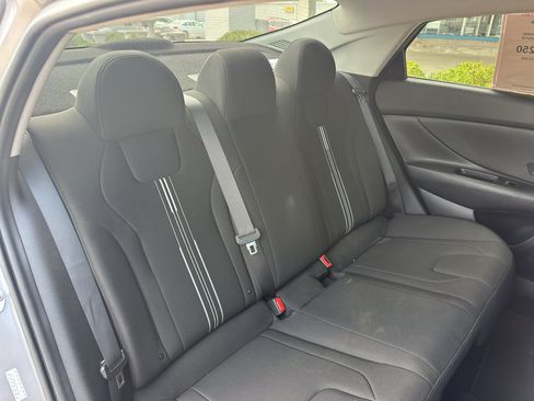 Used 2023 Hyundai Elantra Blue FWD image 5