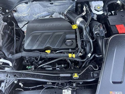 Used 2025 Chevrolet Trax LS w/ LS Convenience Package FWD image 27