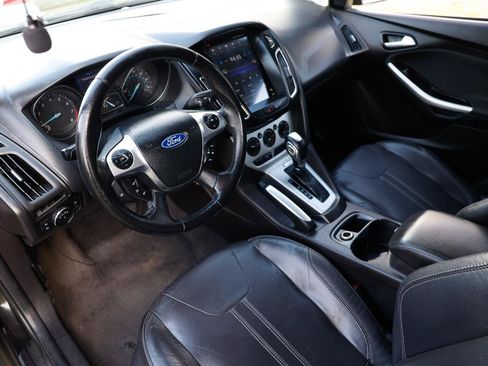 Used 2013 Ford Focus SE FWD image 4