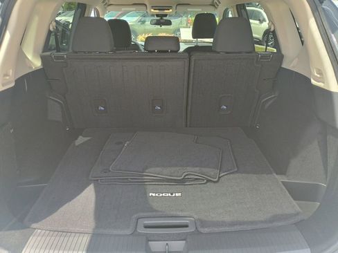 Used 2026 Nissan Rogue SV FWD image 17