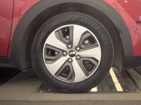Used 2017 Kia Niro LX FWD image 10