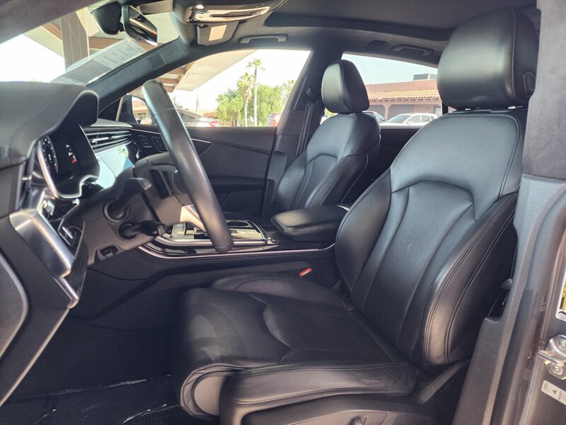 Used 2019 Audi Q8 Prestige w/ Luxury Package AWD/4WD image 30