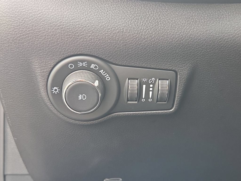 Used 2024 Jeep Compass Limited AWD/4WD image 29