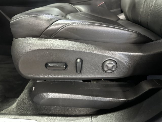Used 2020 Buick Envision Essence FWD image 18