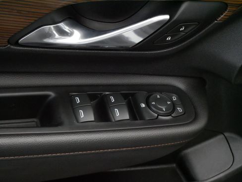 Used 2020 GMC Terrain SLE FWD image 19