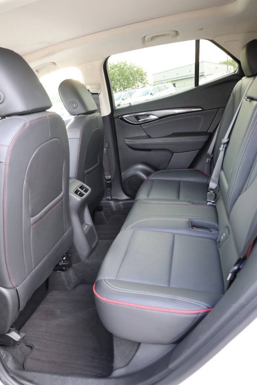 Used 2023 Buick Envision Essence w/ Sport Touring Package AWD/4WD image 17