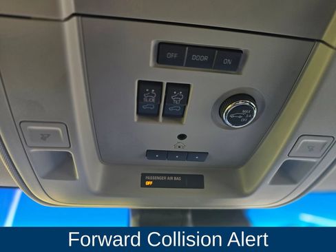 Used 2019 Chevrolet Suburban LT AWD/4WD image 35