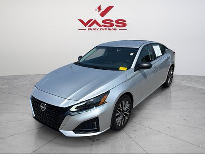 Used 2024 Nissan Altima 2.5 SV